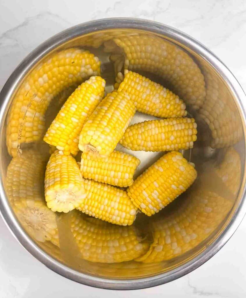 Cooked corn on the cob.
